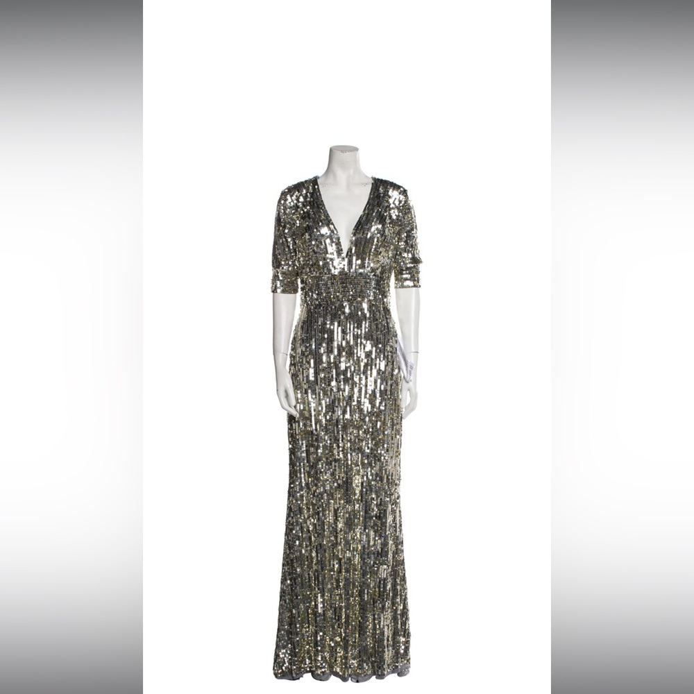 MAC DUGGAL NWT SHIMMERING EMBELLISHED PLATINUM GOWN. STYLE NUMBER 4707